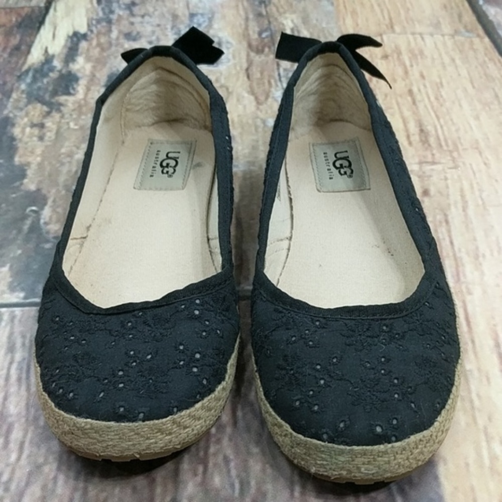 UGG Australia Girls K Tassy Eyelet Flat Slip On Shoes 1004022K Size 3 Black